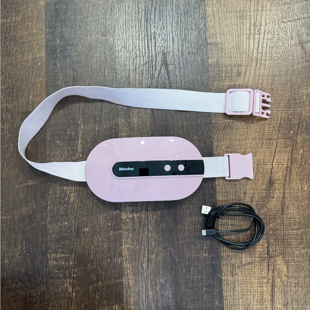 Pink metokia portable heating pad with USB Cable